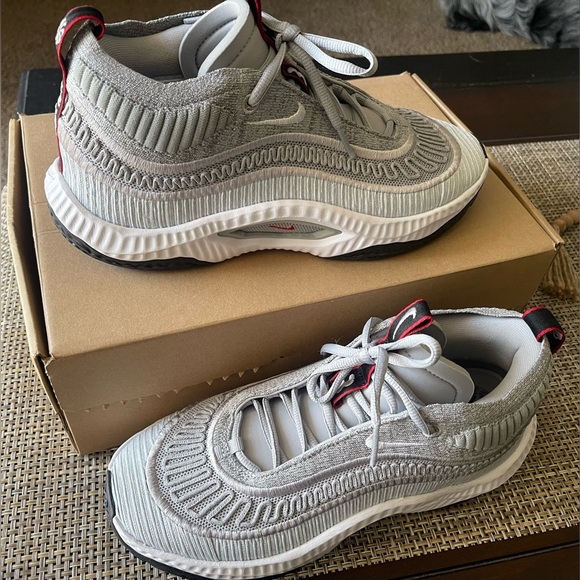 NIKE COSMIC UNITY 3 - Picture 3 of 9